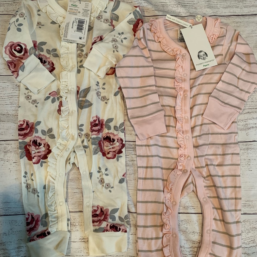 New gerber modern moments stripe outfits 6-9 months